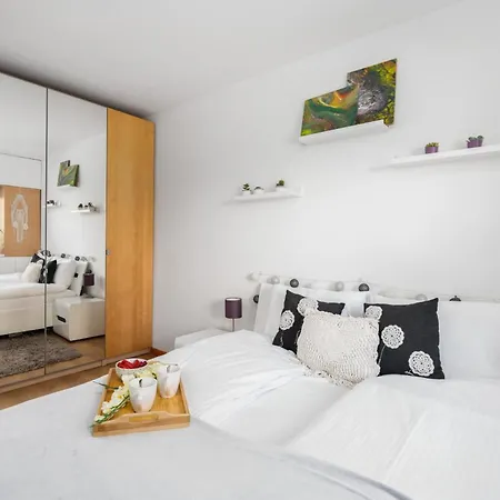 Nature & By Renters Apartment