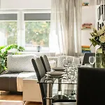 Nature & By Renters شقة بوزنان